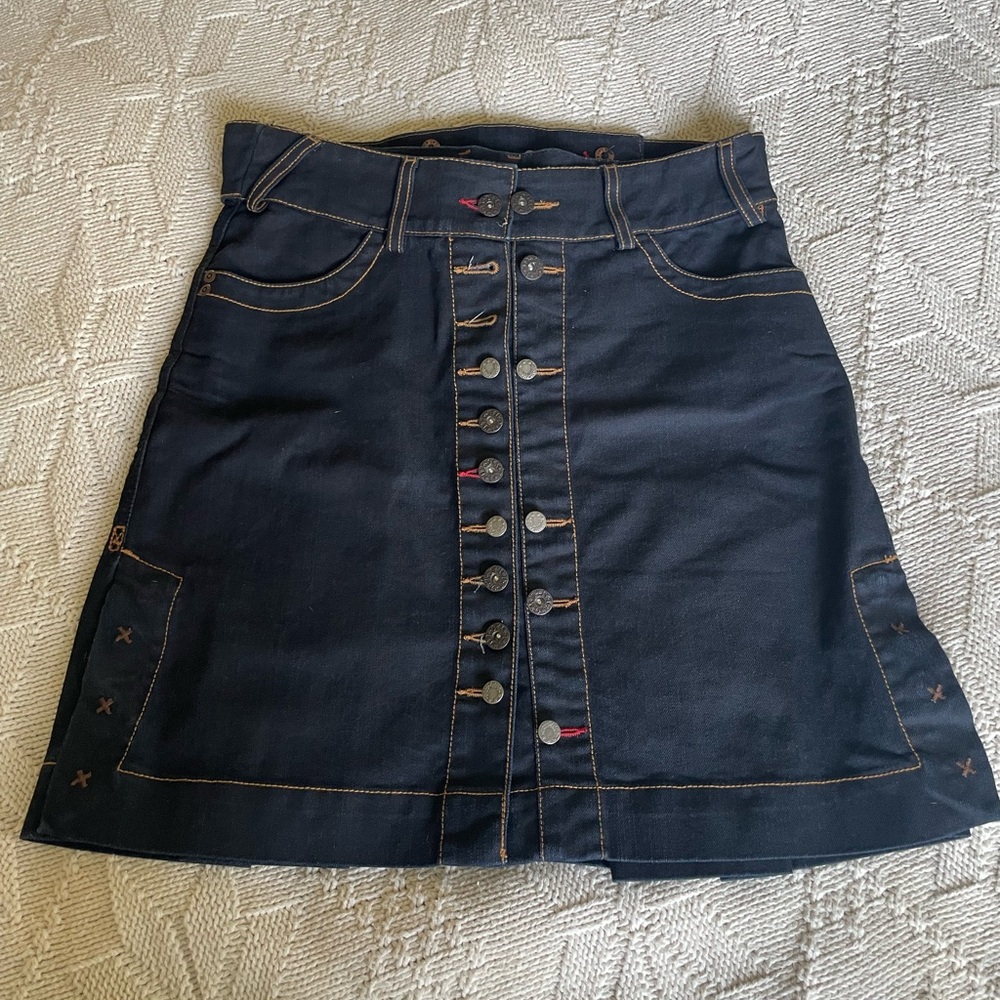 Stylish Black Denim Skirt